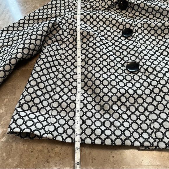 Notations silver with black circle design 3/4 sleeves big buttons crop blaze - Picture 7 of 9